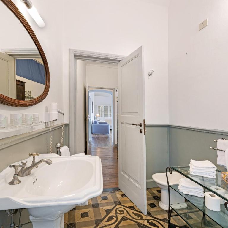 Quadrilocale Camelot - Appartamento Premium con 3 Camere da Letto e Balcone - 17