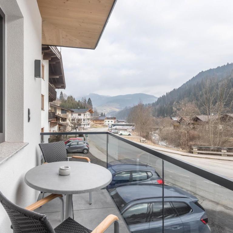 Luisalle Top 3 - Deluxe Apartment mit Balkon und 2 Schlafzimmern - 9