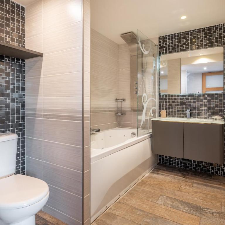 Loft Cosy au coeur du village - Two-Bedroom Apartment with Mountain View - 13