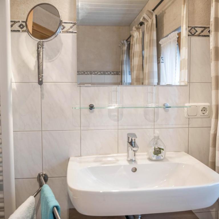 Ferienwohnung Waxenstein - Superior Apartment mit 1 Schlafzimmer und Balkon - 17
