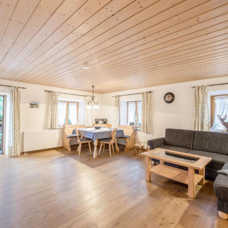 Ferienwohnung Waxenstein - Superior Apartment mit 1 Schlafzimmer und Balkon - 2