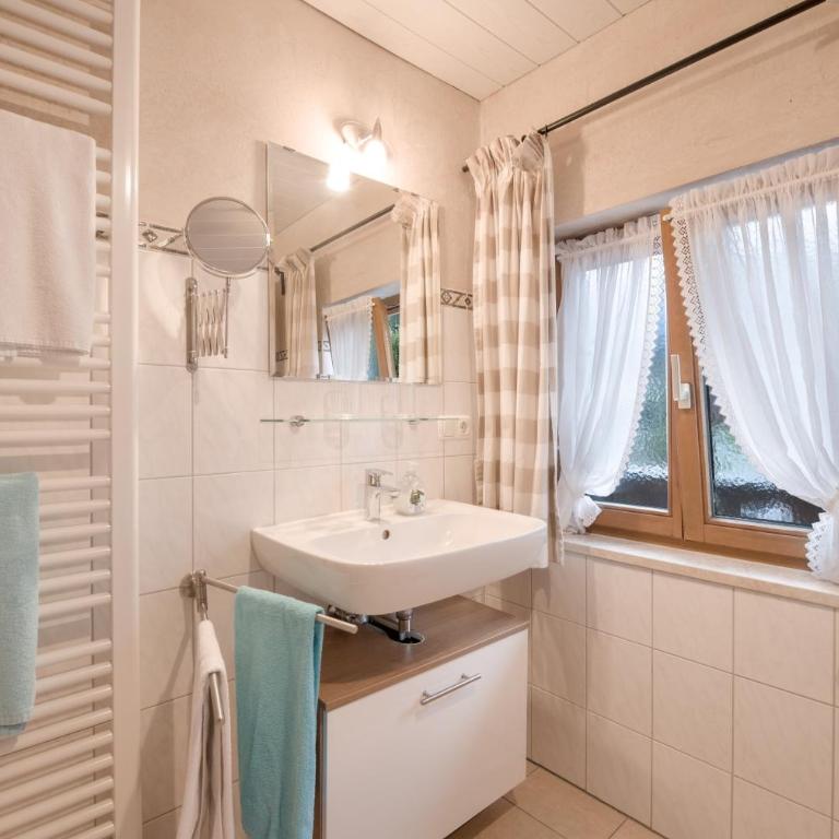 Ferienwohnung Waxenstein - Superior Apartment mit 1 Schlafzimmer und Balkon - 16