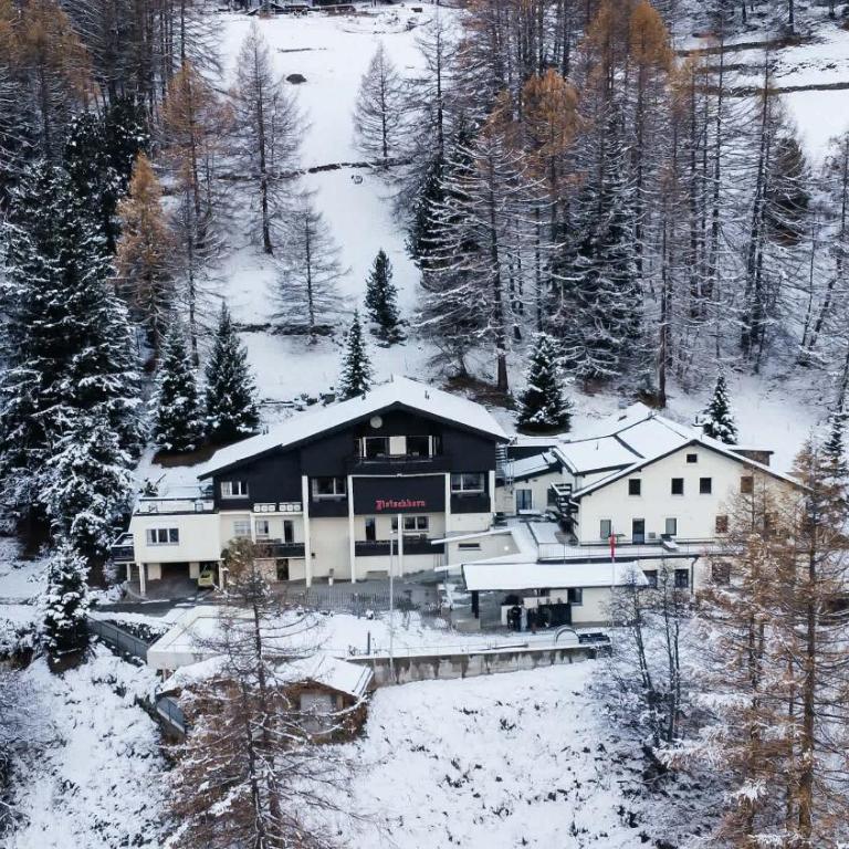 Waldhotel Fletschhorn Private Whole Hotel in Saas-Fee 360 Alpine Views & Sauna - Chalet - 4