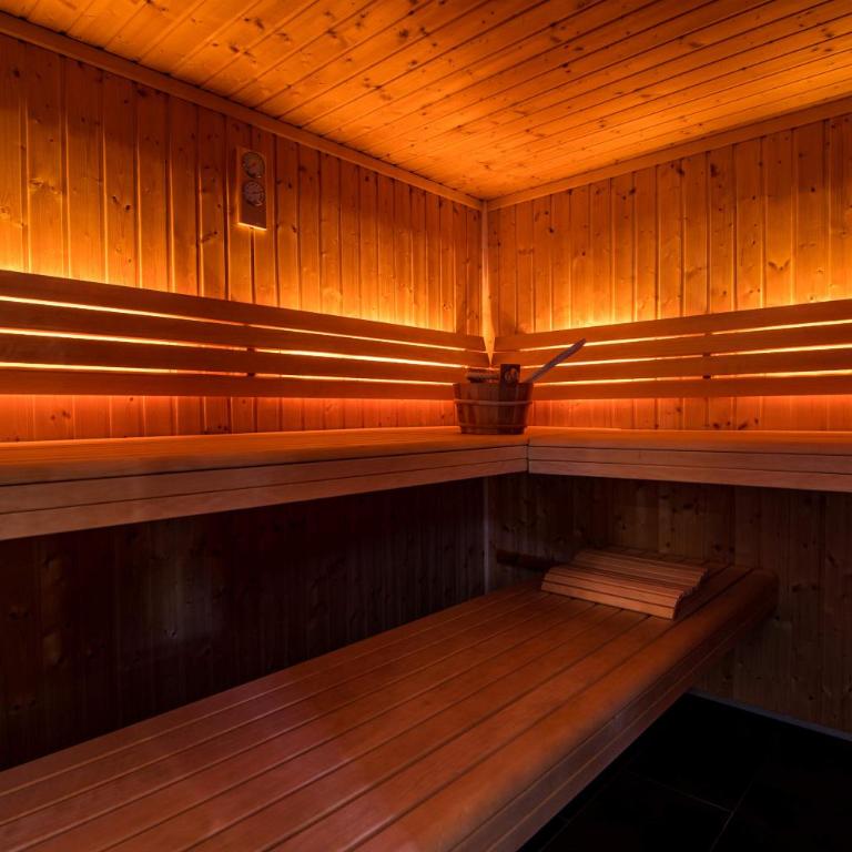 Waldhotel Fletschhorn Private Whole Hotel in Saas-Fee 360 Alpine Views & Sauna - Chalet - 8