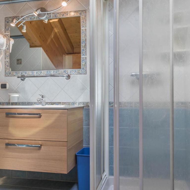Nadir - Casa Azzurra - Appartamento Deluxe con 2 Camere da Letto e Vista Giardino - 18