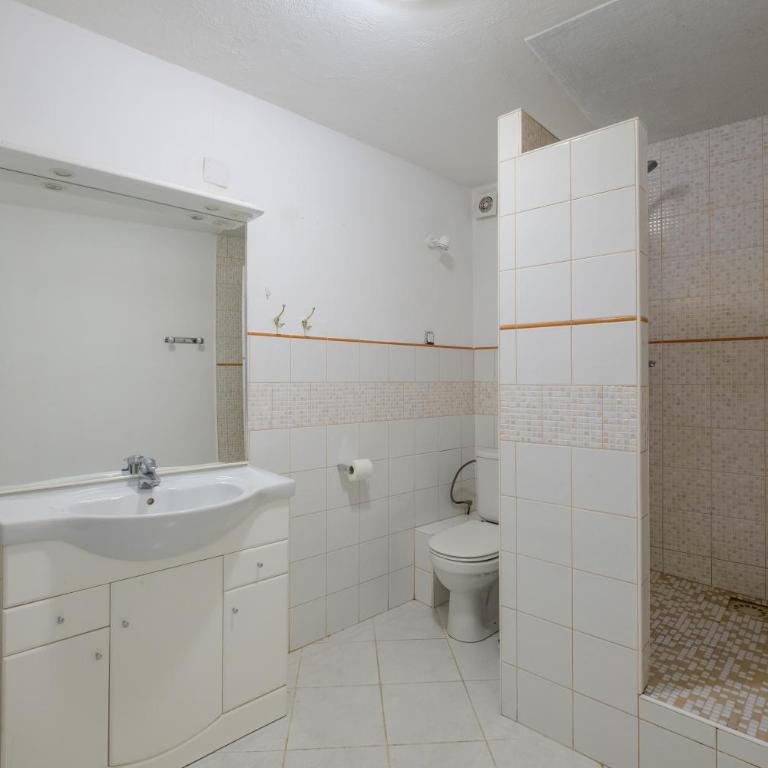 Appartement Falicon, piscine - Appartement 2 Chambres avec Vue sur la Montagne - 17