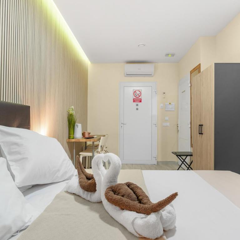 7A Hostal - Double Room - Disability Access - 6