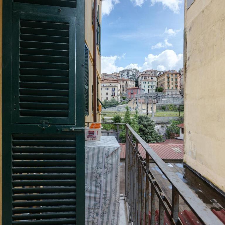 La First Ludy - Two-Bedroom Deluxe Apartment with Balcony - 14
