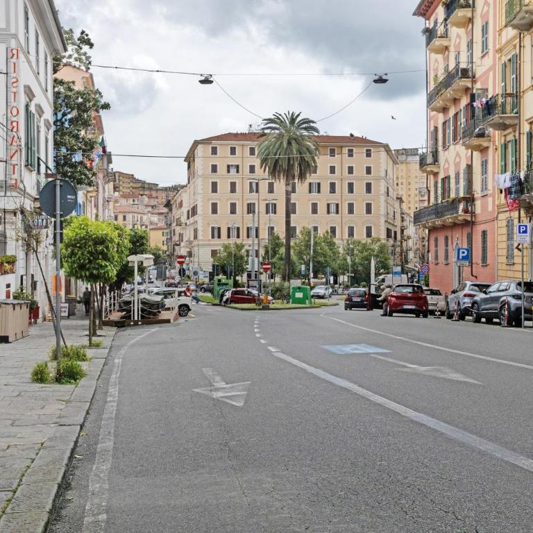 La First Ludy - Two-Bedroom Deluxe Apartment with Balcony - 18