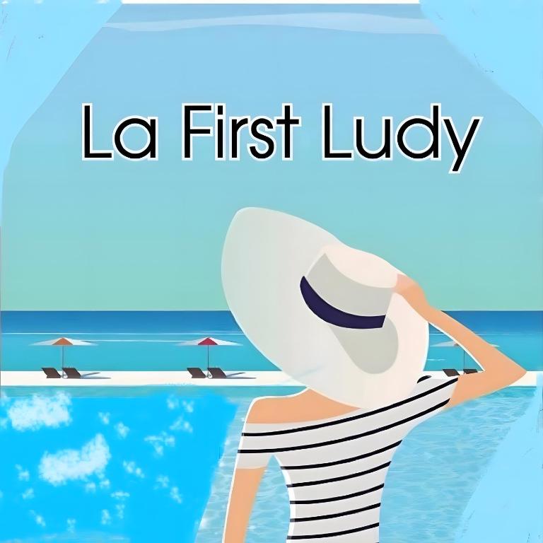 La First Ludy - Two-Bedroom Deluxe Apartment with Balcony - 1