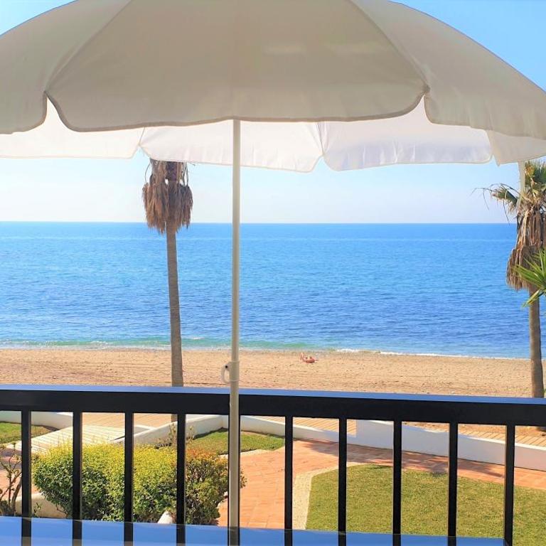 Sea Front Beach house Micaela G - Two-Bedroom Deluxe Apartment with Ocean View - 2