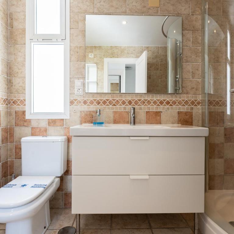 Sea Front Beach house Micaela G - Two-Bedroom Deluxe Apartment with Ocean View - 19