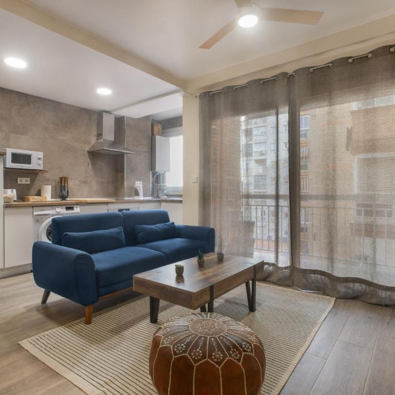 La Mejor Ubicacion Con Parking - Apartamento Deluxe de 2 dormitorios con balcón - 2