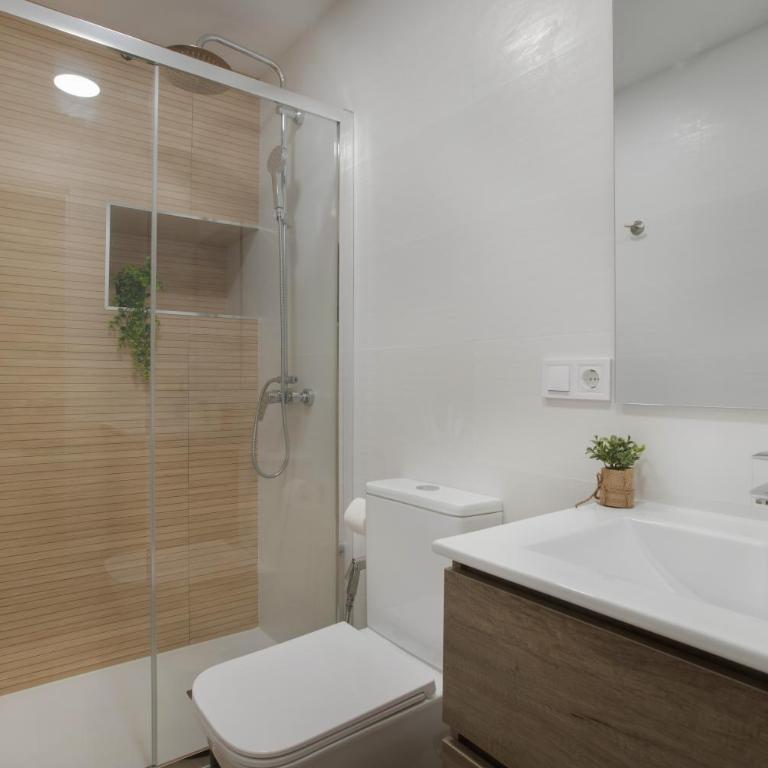 La Mejor Ubicacion Con Parking - Apartamento Deluxe de 2 dormitorios con balcón - 14