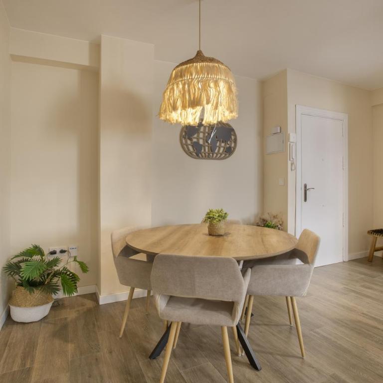 La Mejor Ubicacion Con Parking - Apartamento Deluxe de 2 dormitorios con balcón - 6