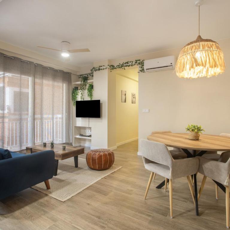 La Mejor Ubicacion Con Parking - Apartamento Deluxe de 2 dormitorios con balcón - 1