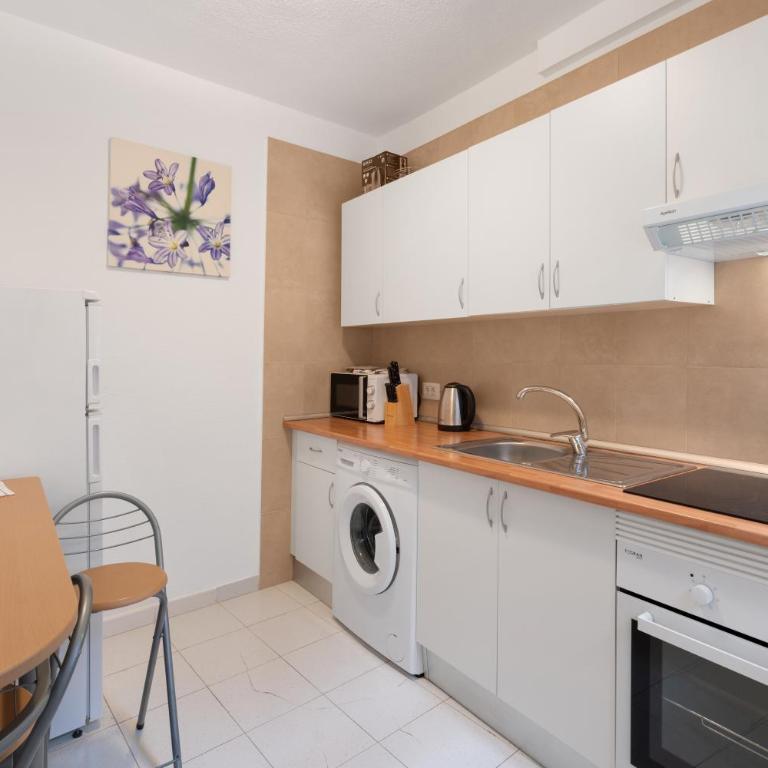 2-bedroom on Los Cristianos beach - Apartamento Superior con vistas a la ciudad - 6