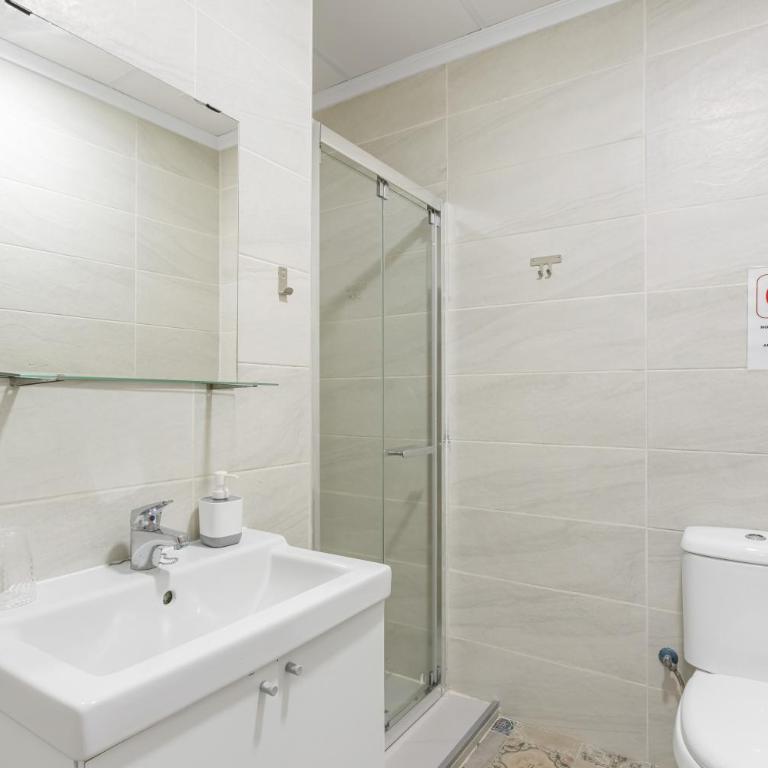 7A Hostal - Double Room - Disability Access - 5