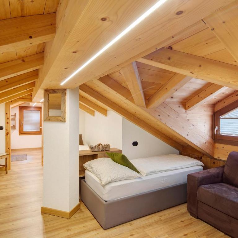 Chalet Lamada - Two-Bedroom Deluxe Apartment with Balcony - 9