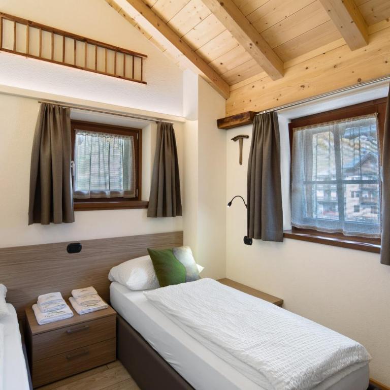 Chalet Lamada - Two-Bedroom Deluxe Apartment with Balcony - 15