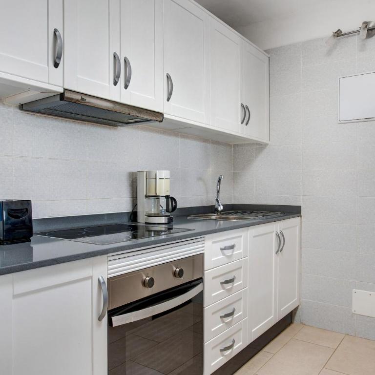 Puerto Chico V - Two-Bedroom Deluxe Apartment with Ocean View - 12
