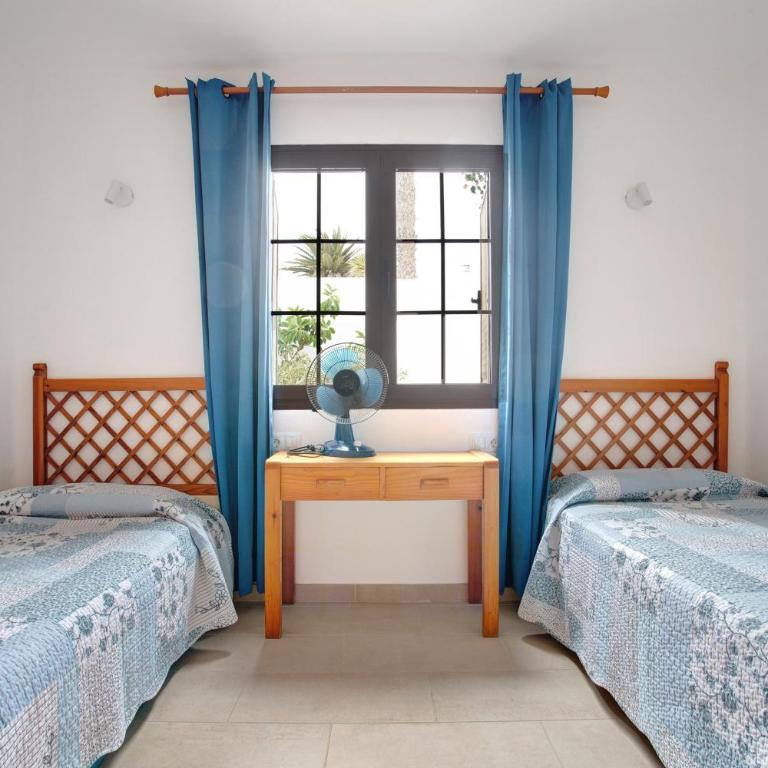 Puerto Chico V - Two-Bedroom Deluxe Apartment with Ocean View - 18