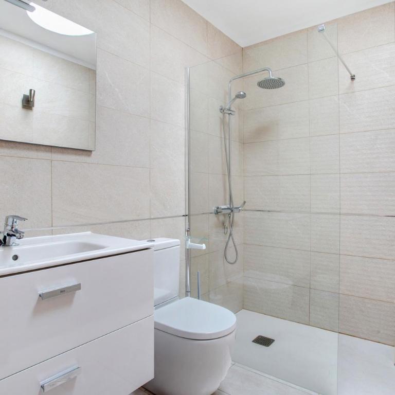 Puerto Chico V - Two-Bedroom Deluxe Apartment with Ocean View - 19