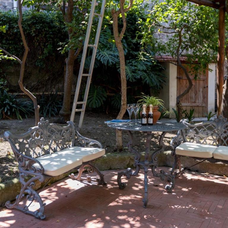 Sorrento Center Luxury Apartment 2 - Appartamento Deluxe con 2 Camere da Letto e Balcone - 3