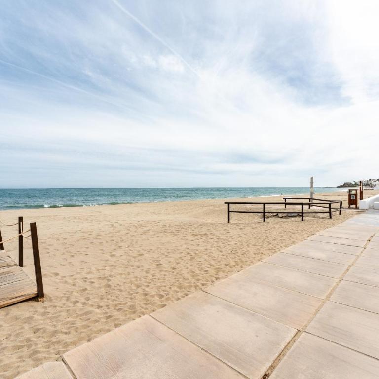 Butiplaya Frontline Beach - Estudio con terraza - 20