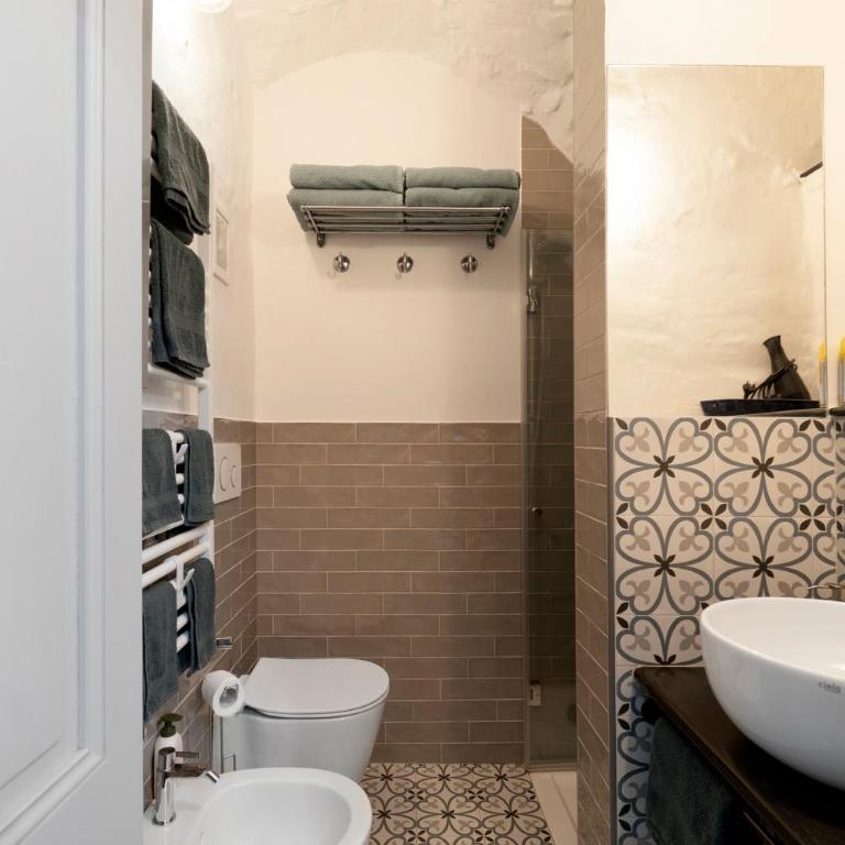Magia e Luce - Appartamento Superior con 1 Camera da Letto e Balcone - 23