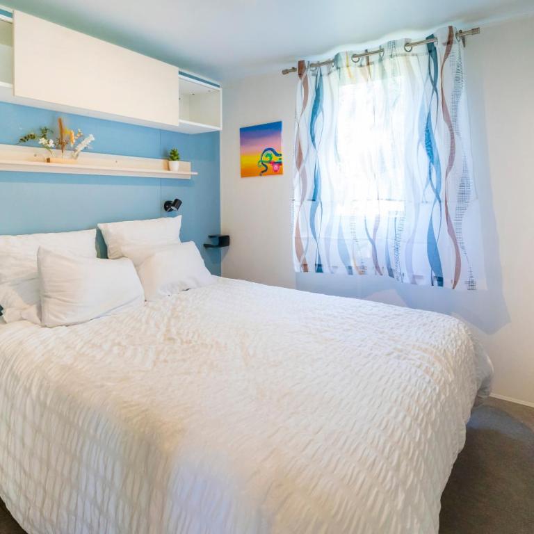 Camping Les Oyats - Two-Bedroom Deluxe Apartment with Garden View - 8