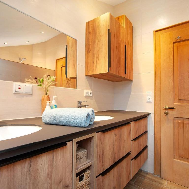Ferienwohnung Caprano - Premium Apartment mit 3 Schlafzimmern und Balkon - 15
