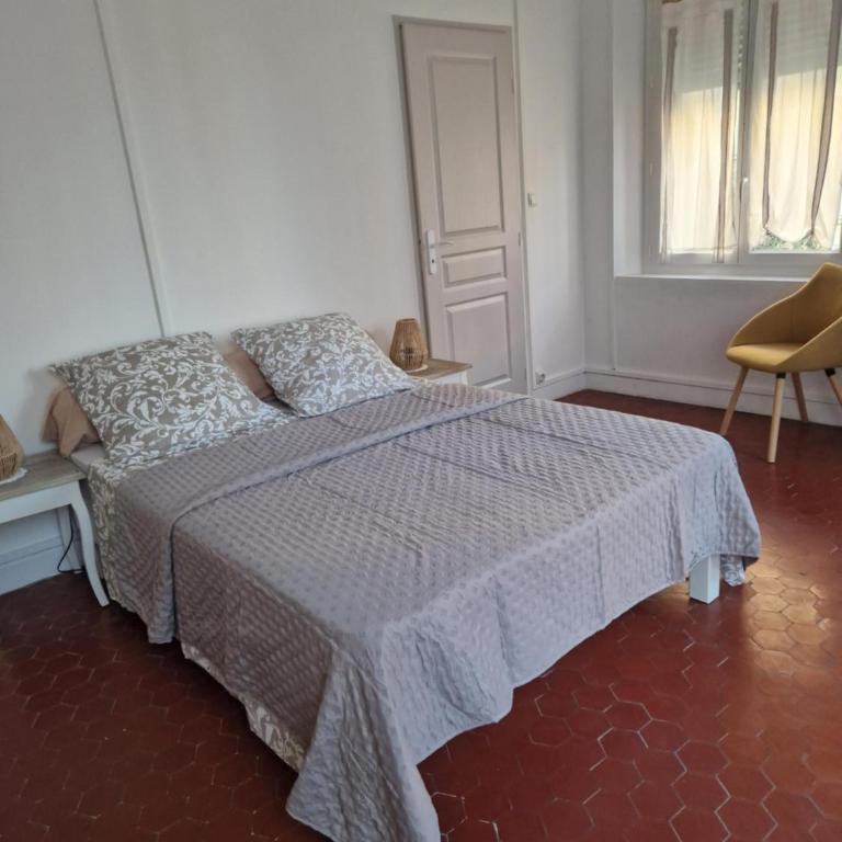 Toulon Soleil Et Douceur ll - Two-Bedroom Deluxe Apartment with Balcony - 6