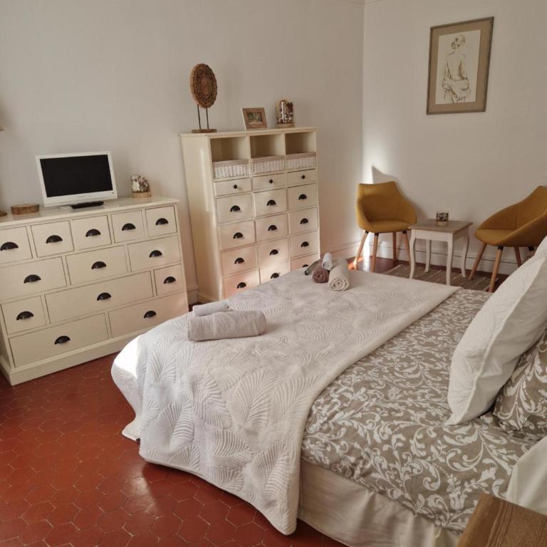 Toulon Soleil Et Douceur ll - Two-Bedroom Deluxe Apartment with Balcony - 14