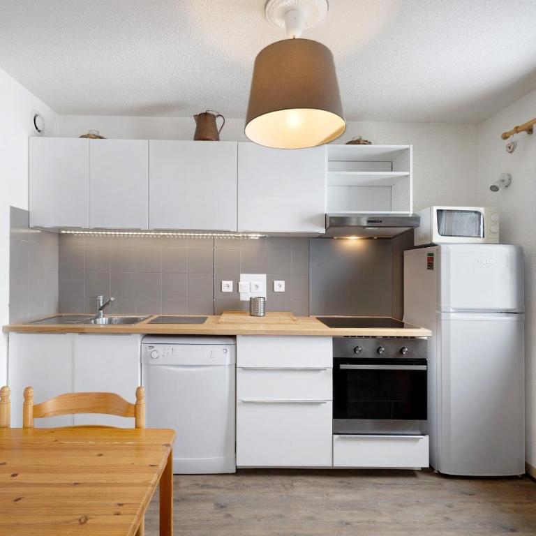 Chalet Pla Del Mir - One-Bedroom Apartment with Garden View - 9