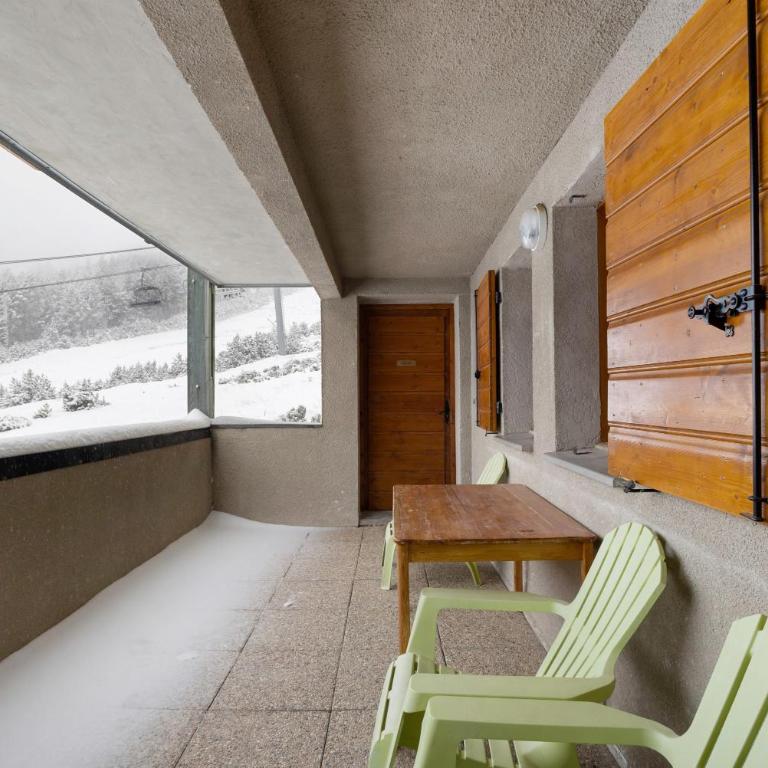 Chalet Pla Del Mir - One-Bedroom Apartment with Garden View - 17