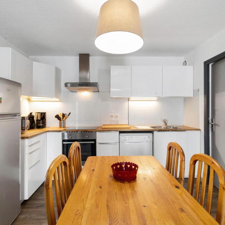 Chalet Pla Del Mir - One-Bedroom Apartment with Garden View - 8