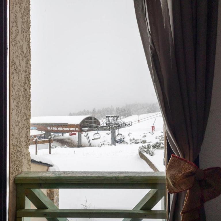 Chalet Pla Del Mir - One-Bedroom Apartment with Garden View - 2
