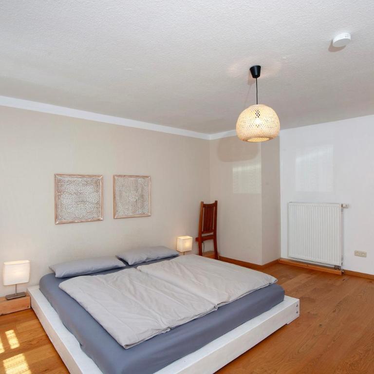 Alpenchalet Pfronten - Deluxe-Apartment mit 2 Schlafzimmern und Gartenblick - 13