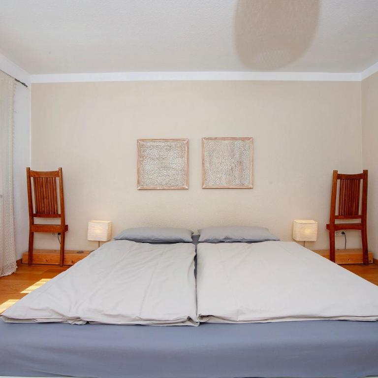 Alpenchalet Pfronten - Deluxe-Apartment mit 2 Schlafzimmern und Gartenblick - 11