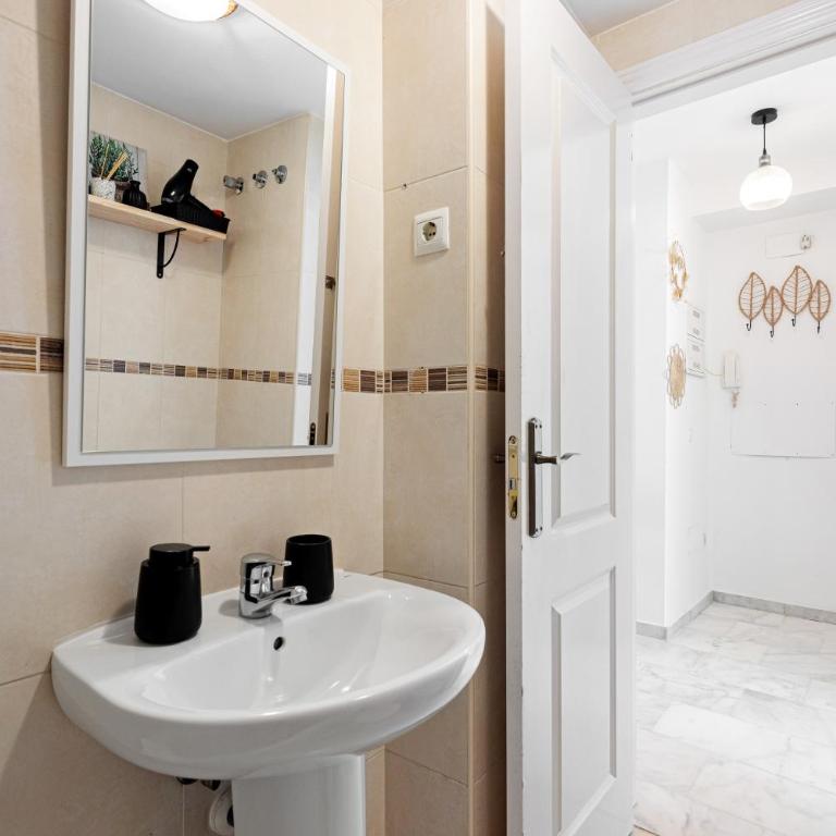 Rd Berrocal Wifi Aire acondicionado - Apartamento Superior con vistas a la ciudad - 13