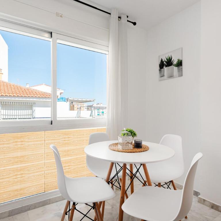 Rd Berrocal Wifi Aire acondicionado - Apartamento Superior con vistas a la ciudad - 2