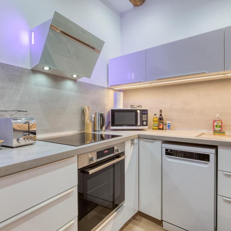 Le Voltaire pour 4 - Apartment with Shower - 11
