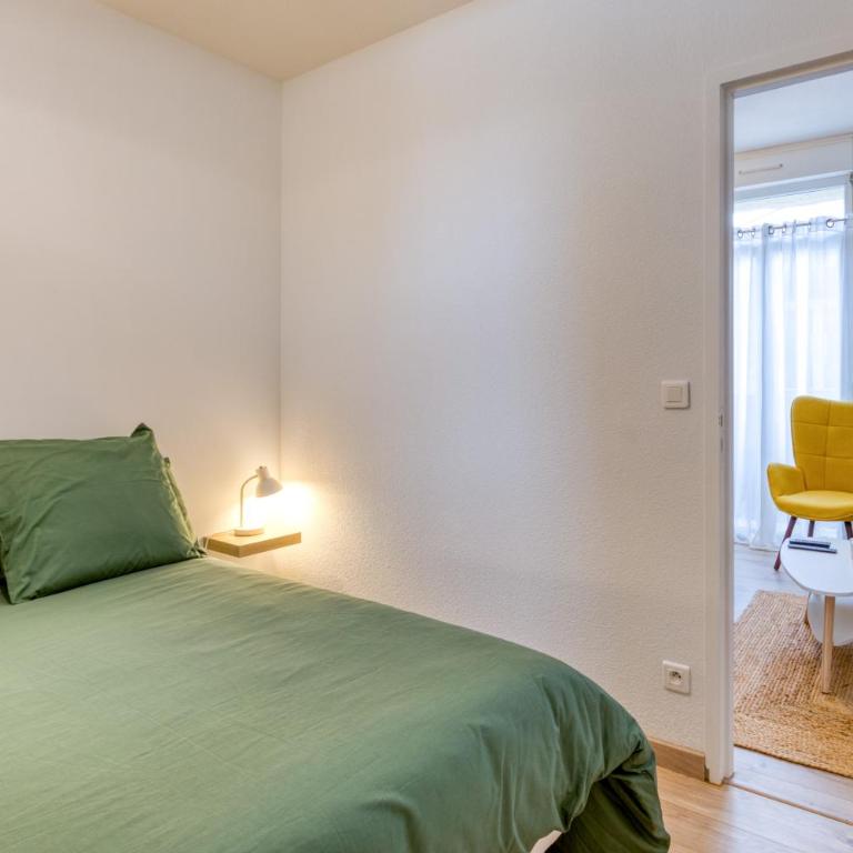 Le Voltaire pour 4 - Apartment with Shower - 15