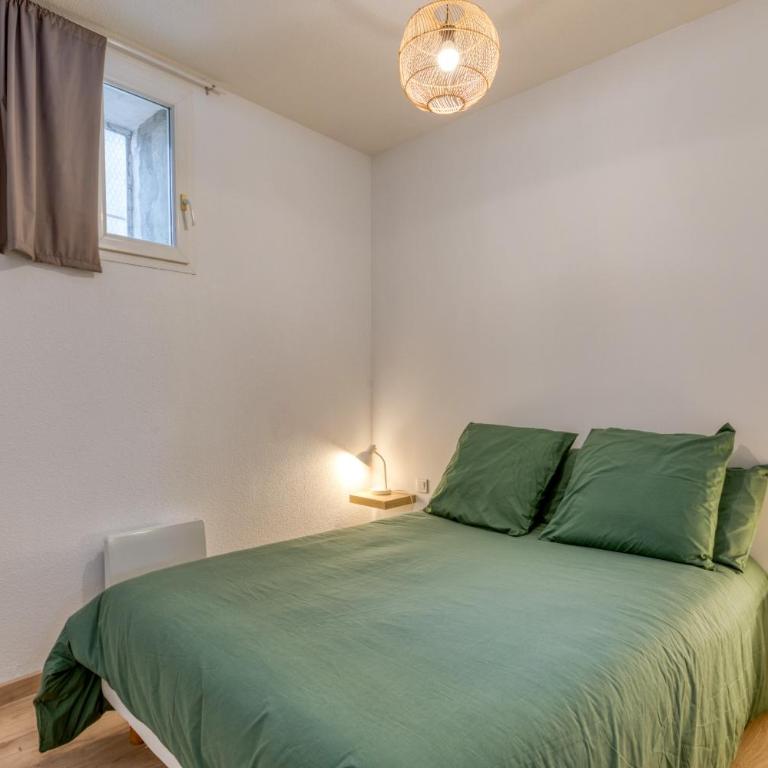 Le Voltaire pour 4 - Apartment with Shower - 13