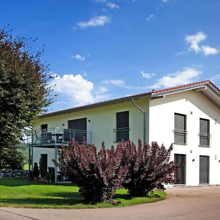 Ferienwohnung im Allgäu - Biber 1 - Deluxe-Apartment mit 2 Schlafzimmern und Gartenblick - 1