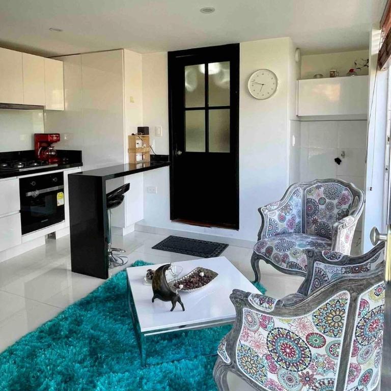 Modern loft with a private terrace and parking in a quiet neighborhood - Apartamento de 1 dormitorio - 1