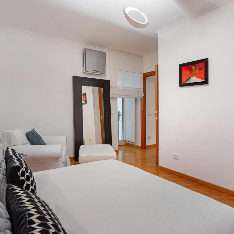 Elegante dimora a Napoli centro - Appartamento Deluxe con 2 Camere da Letto e Balcone - 10