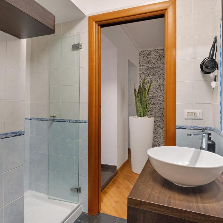 Elegante dimora a Napoli centro - Appartamento Deluxe con 2 Camere da Letto e Balcone - 19
