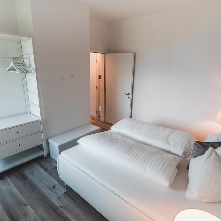 Ferienwohnung Montelago - Superior One-Bedroom Apartment with Balcony - 9